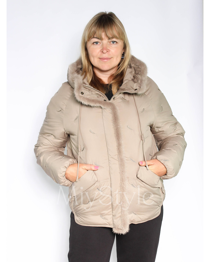 Жіноча зимова куртка з норкою (537)