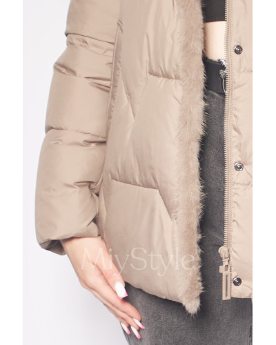 Жіноча зимова куртка з хутром (6070)