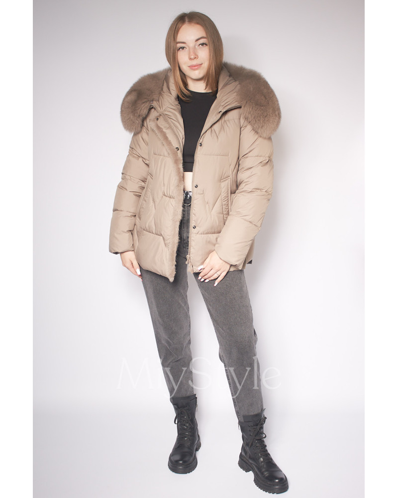 Жіноча зимова куртка з хутром (6070)