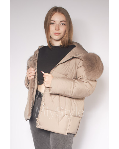 Жіноча зимова куртка з хутром (6070)
