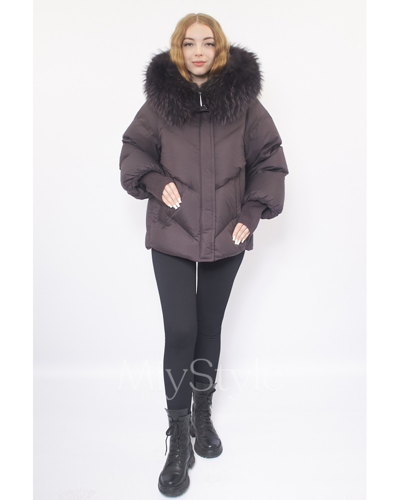 Жіночий пуховик з хутром єнота (208)
