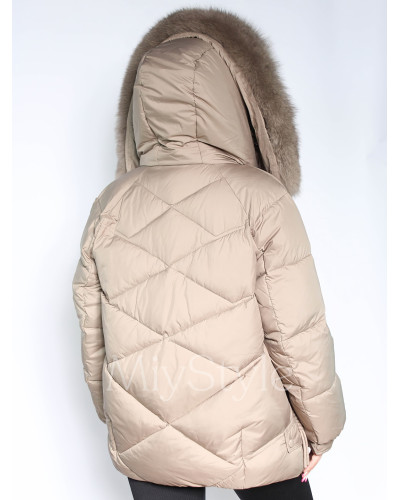 Жіноча зимова куртка з хутром (605)